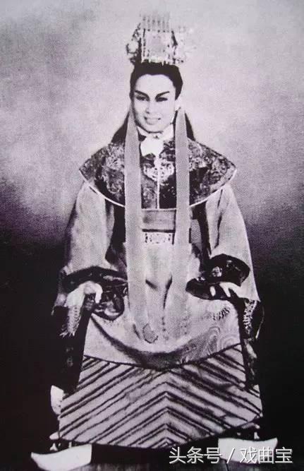 越剧皇帝:芳华绝代尹桂芳 一代风流真宝玉